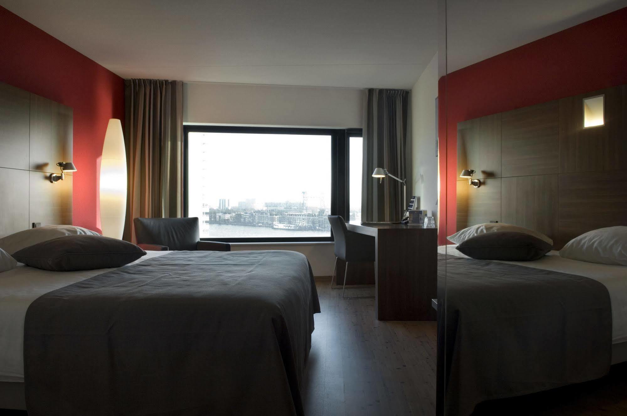 Doubletree By Hilton Centre Rotterdam